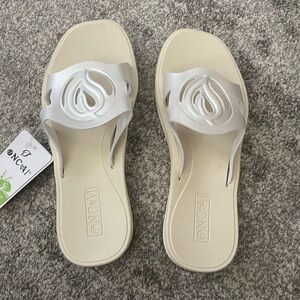 Women's Cream Slide Sandals
